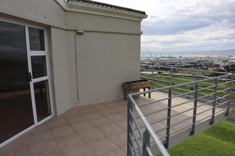 To Let 2 Bedroom Property for Rent in Vredehoek Western Cape